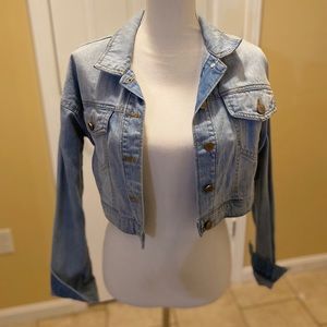 Cropped denim jacket